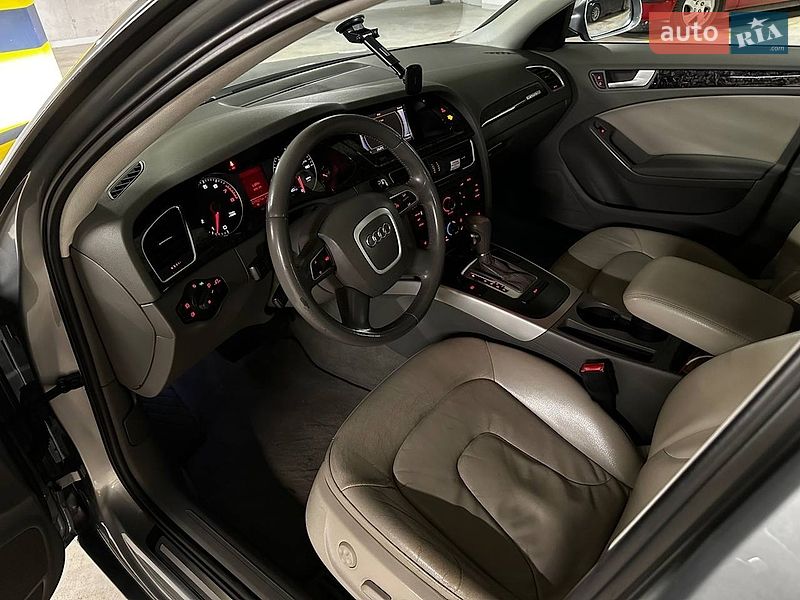Седан Audi A4 2010 в Кривом Роге