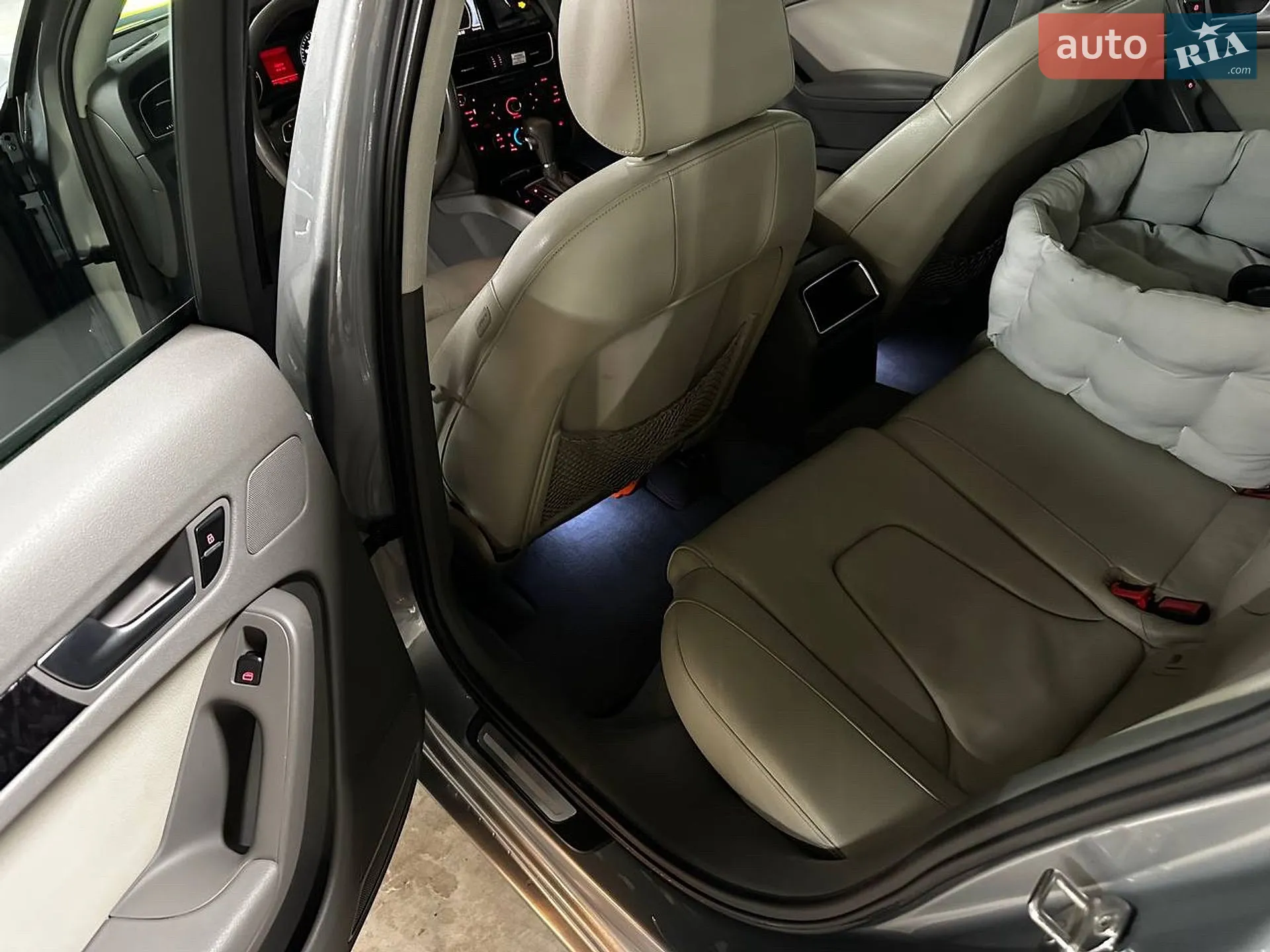 2010 Audi A4 - мініатюра 12
