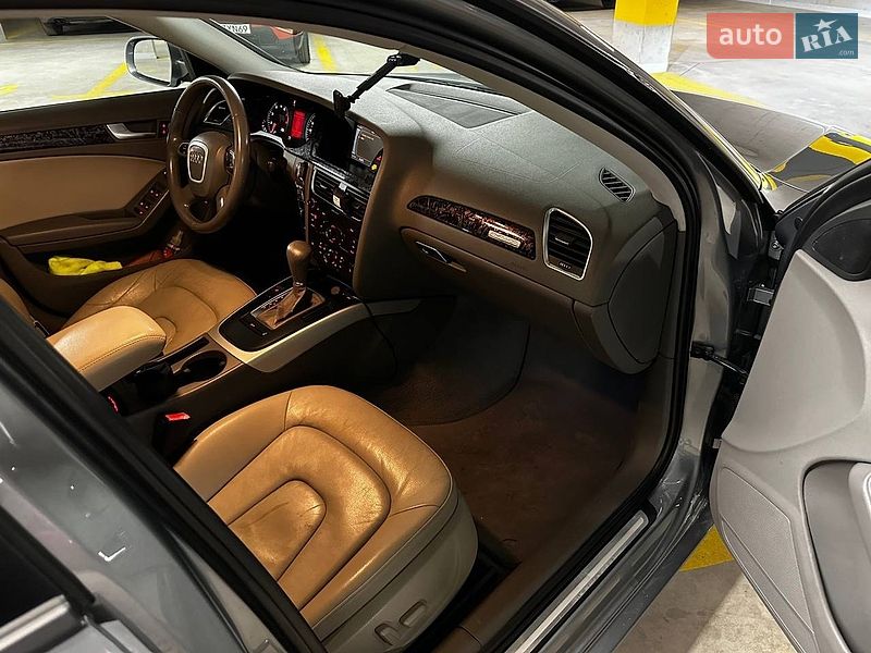 Седан Audi A4 2010 в Кривом Роге