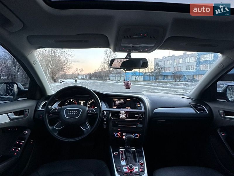Седан Audi A4 2012 в Дніпрі
