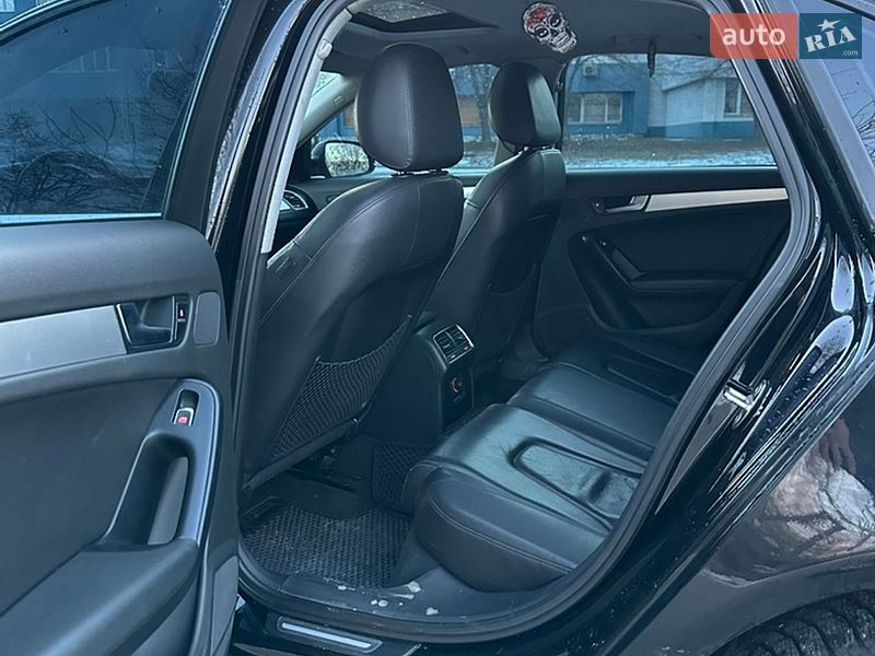 Седан Audi A4 2012 в Дніпрі