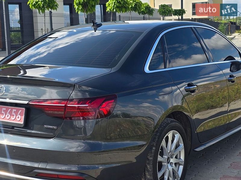 Седан Audi A4 2021 в Львові