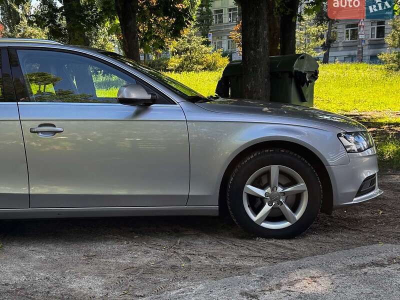 Универсал Audi A4 2014 в Киеве