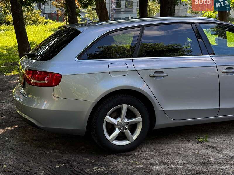 Универсал Audi A4 2014 в Киеве