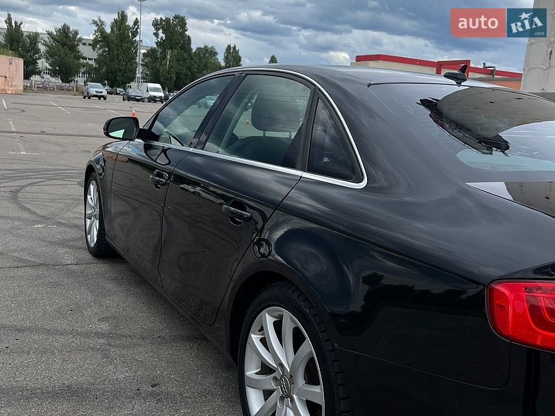 Седан Audi A4 2012 в Києві