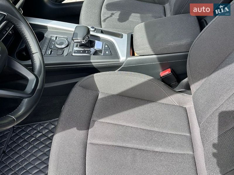 Універсал Audi A4 2017 в Шепетівці