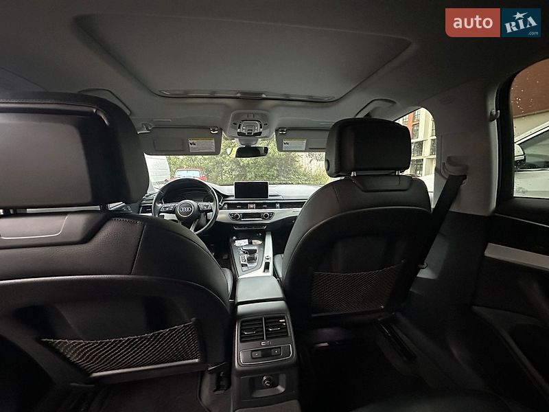 Седан Audi A4 2015 в Львові