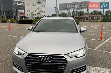 Седан Audi A4 2015 в Львові