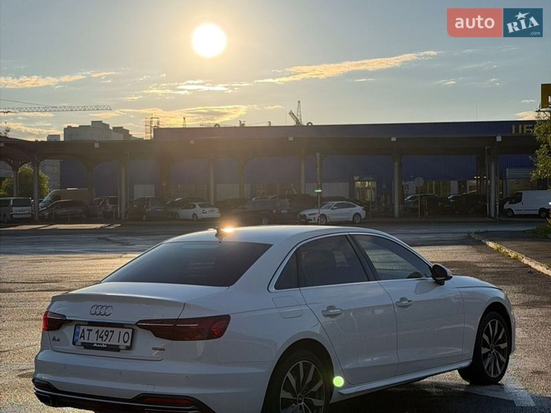 Седан Audi A4 2021 в Ивано-Франковске