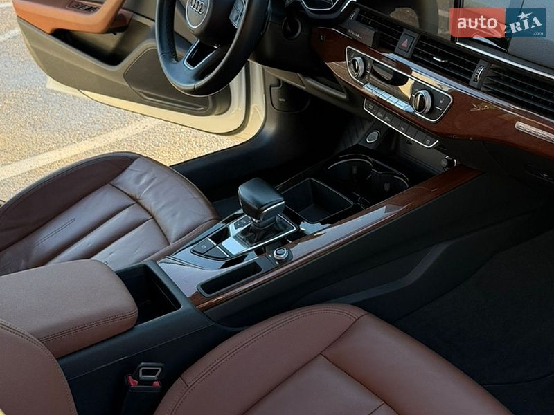 Седан Audi A4 2021 в Ивано-Франковске