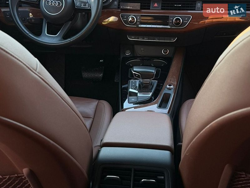 Седан Audi A4 2021 в Ивано-Франковске