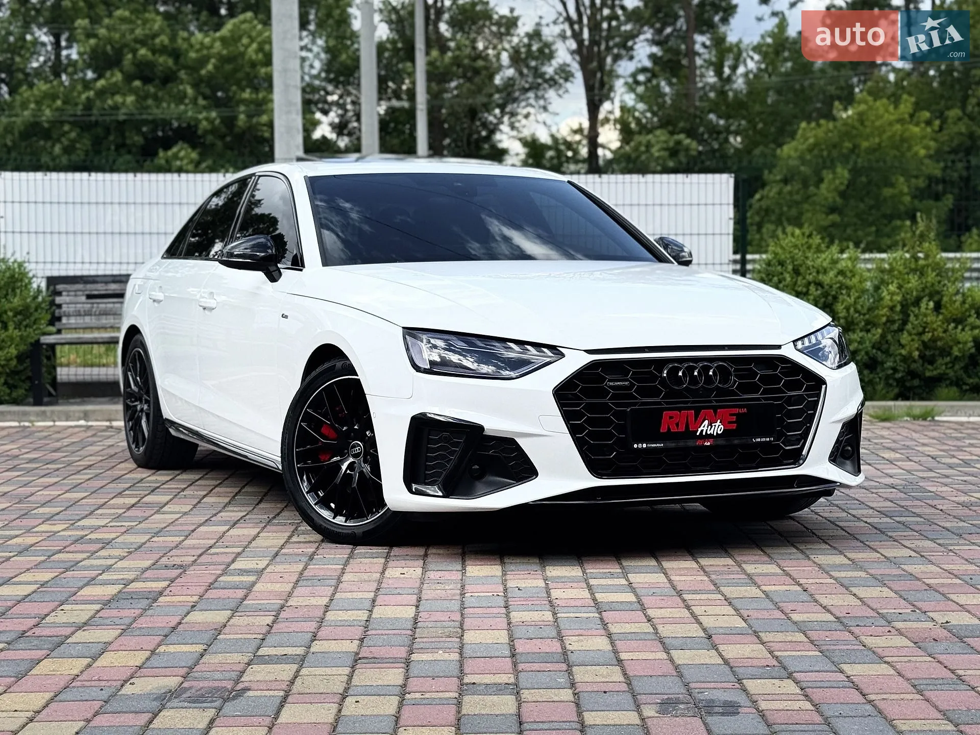 Audi A4 2018 VIN WAUENAF45JA201392 фото оголошення 12 з 21