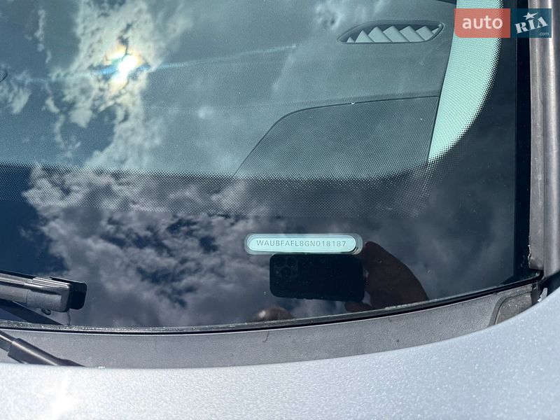 Седан Audi A4 2016 в Івано-Франківську