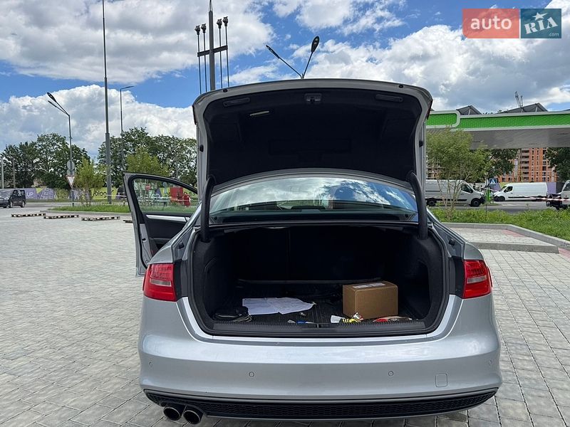 Седан Audi A4 2016 в Івано-Франківську