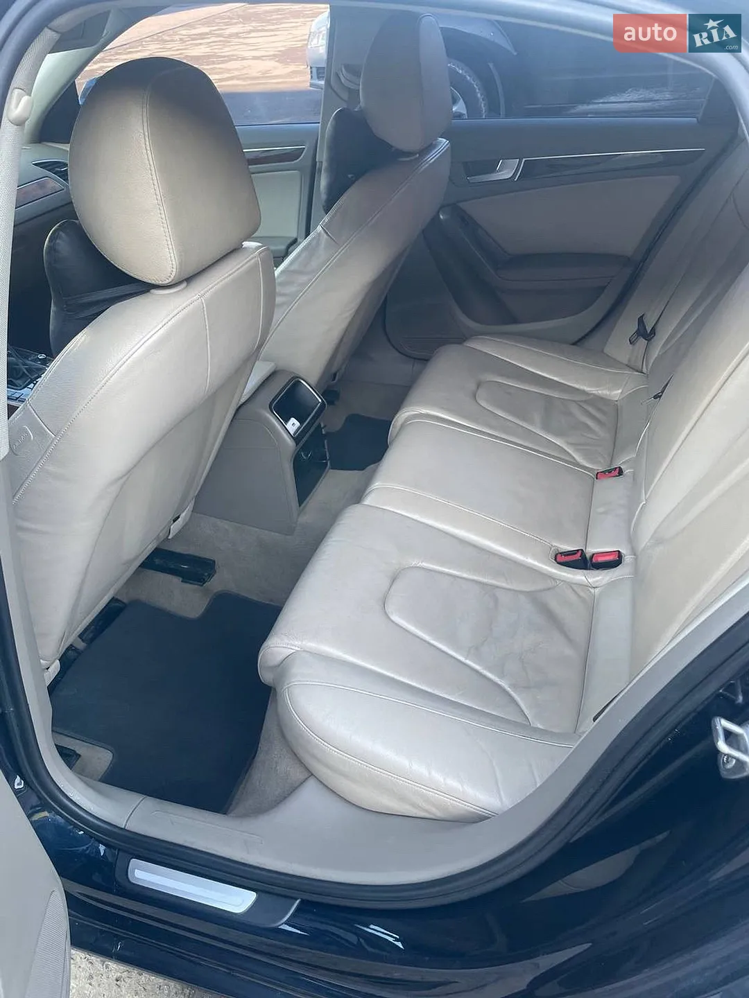 2011 Audi A4 - мініатюра 23