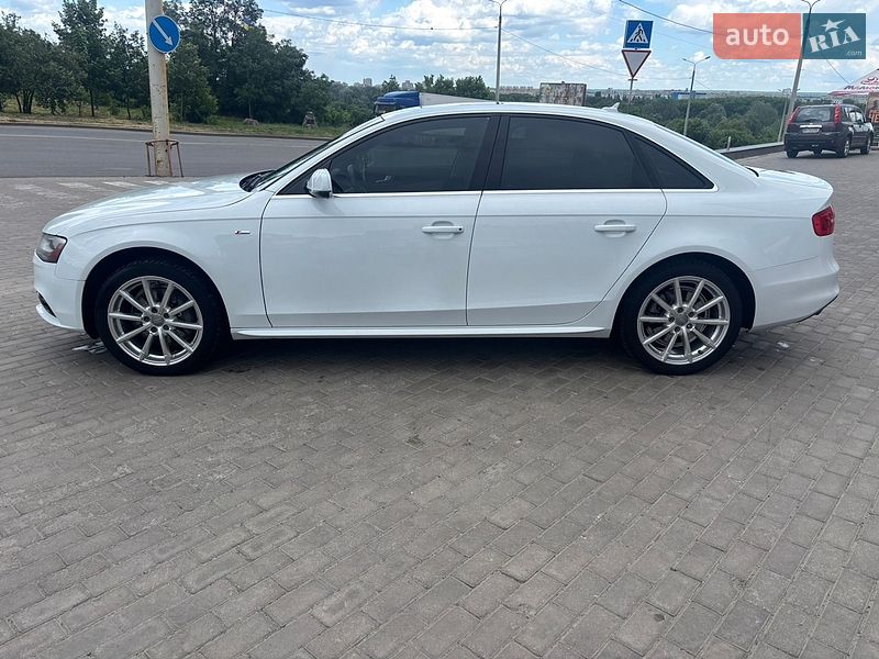 Седан Audi A4 2015 в Сумах