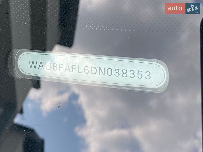 Седан Audi A4 2013 в Львове