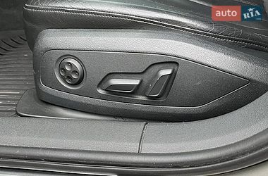 Седан Audi A4 2015 в Кам'янському