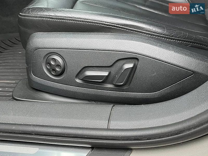 Седан Audi A4 2015 в Кам'янському