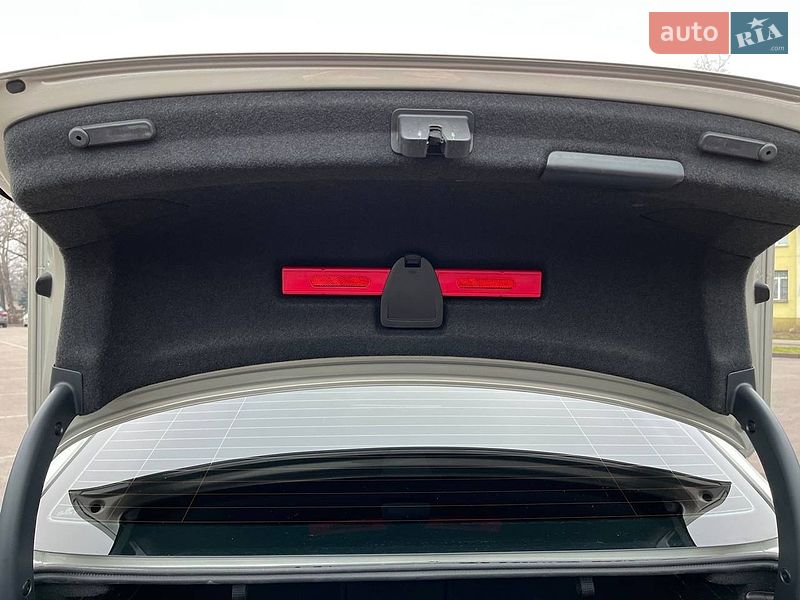 Седан Audi A4 2015 в Кам'янському