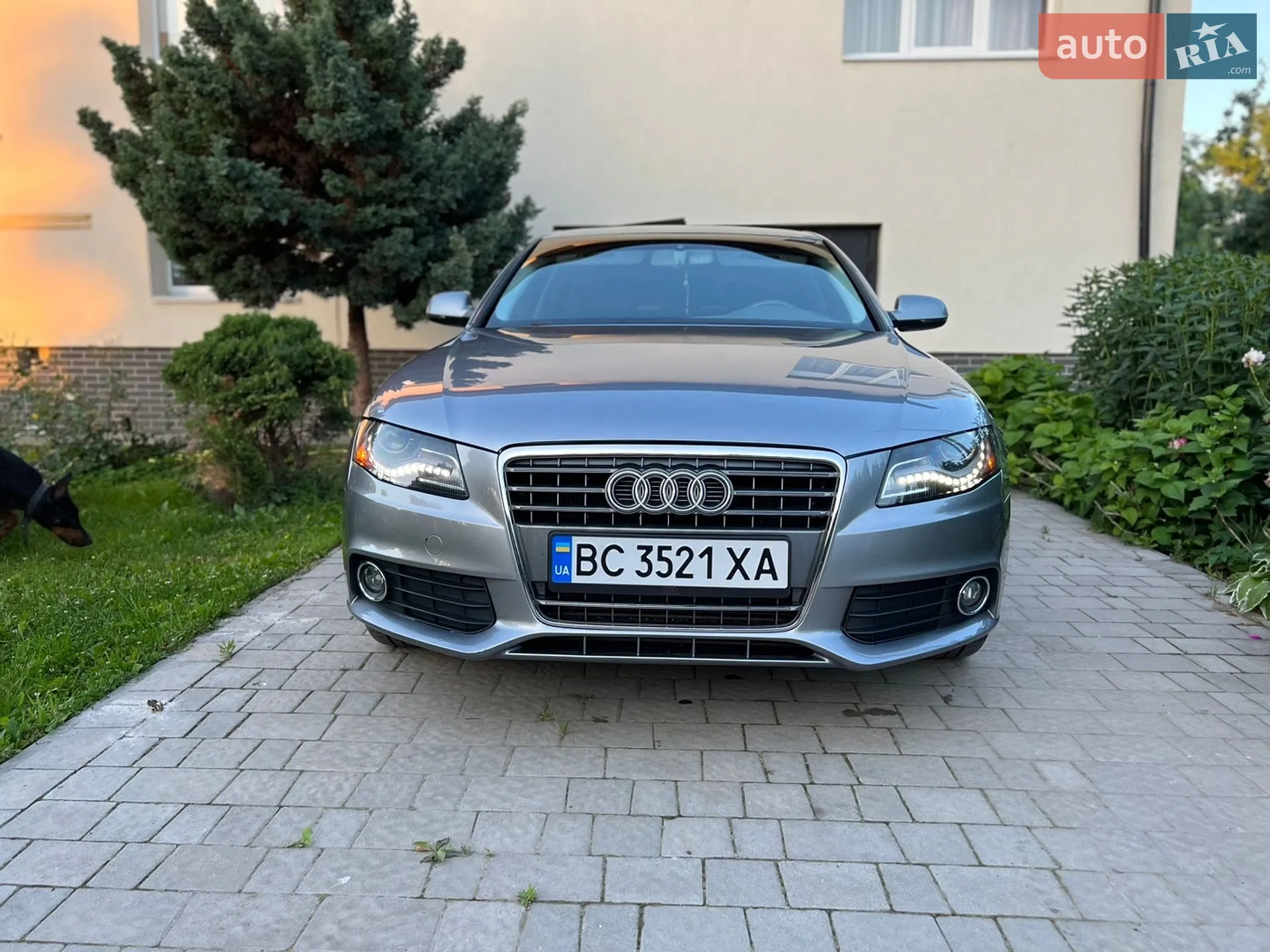 2010 Audi A4 - мініатюра 2