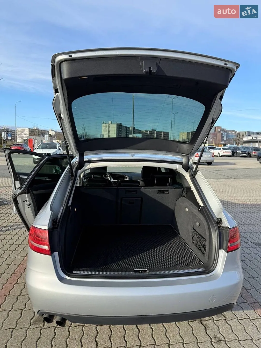 2010 Audi A4 - мініатюра 22