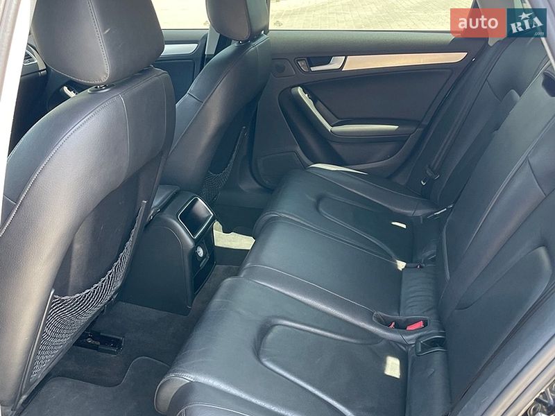 Седан Audi A4 2012 в Вінниці