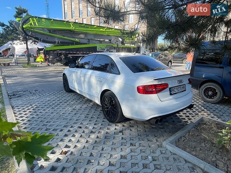 Седан Audi A4 2013 в Львове