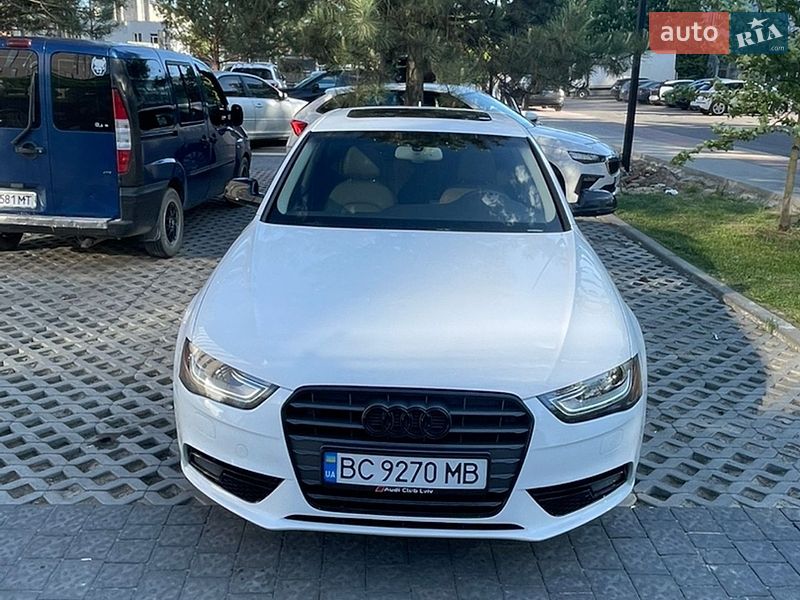 Седан Audi A4 2013 в Львове