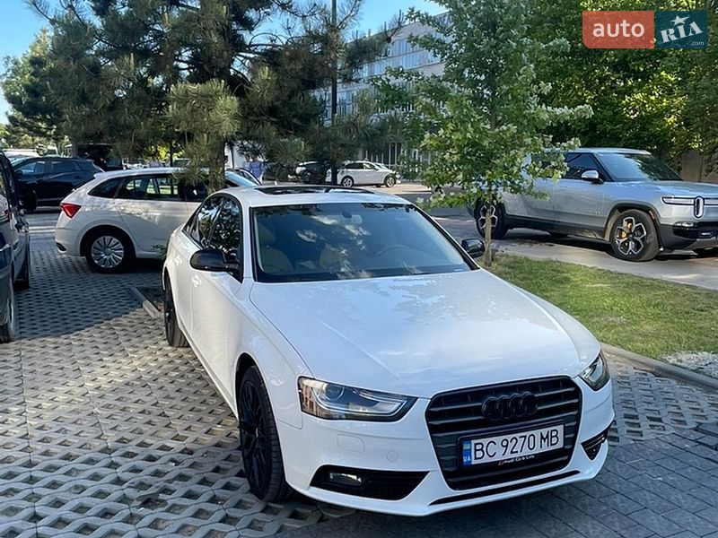 Седан Audi A4 2013 в Львове