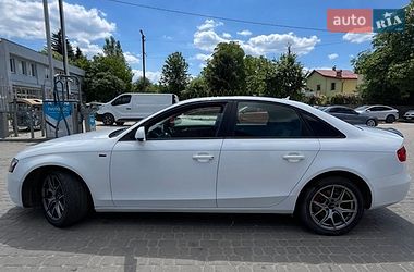 Седан Audi A4 2013 в Львові