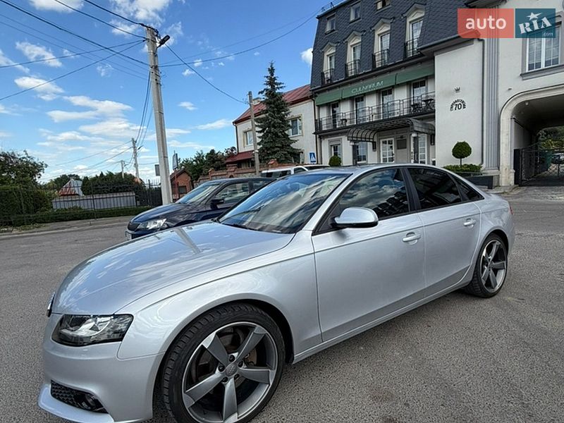 Седан Audi A4 2010 в Львове