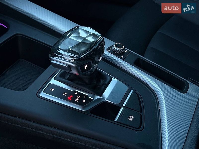 Седан Audi A4 2020 в Харькове