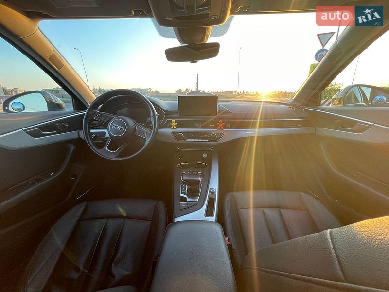 Седан Audi A4 2016 в Львове