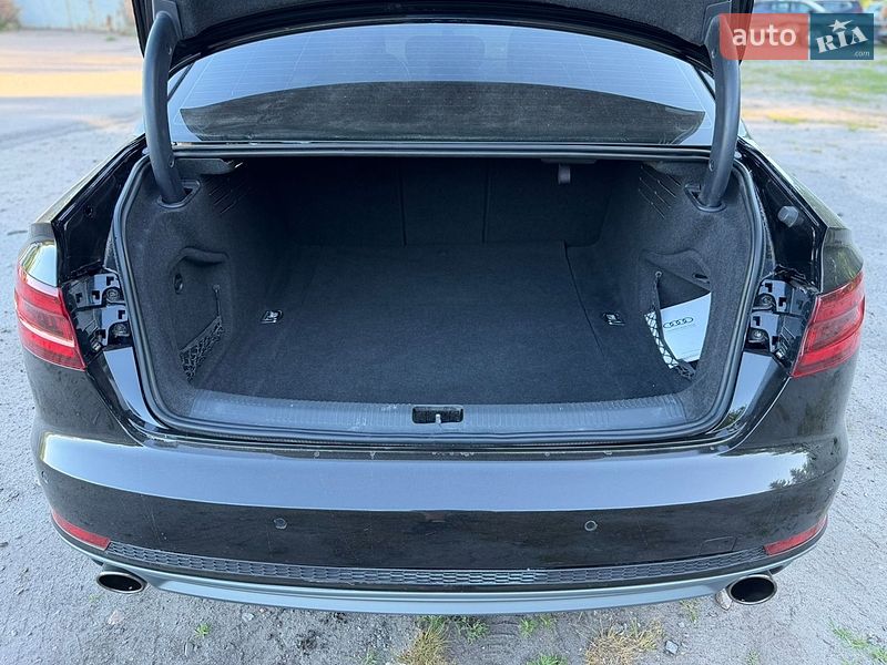 Седан Audi A4 2019 в Лубнах