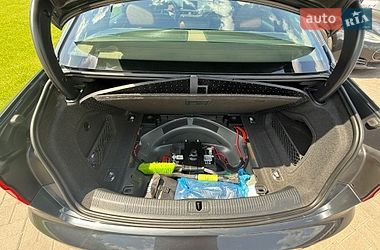 Седан Audi A4 2017 в Киеве