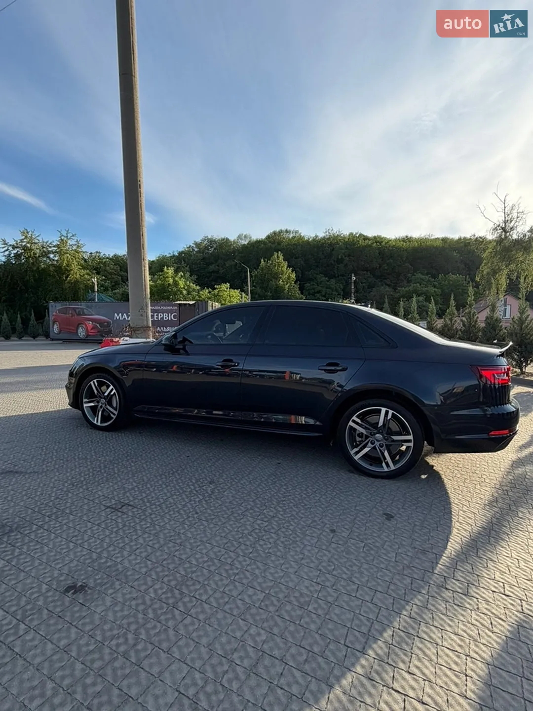Audi A4 2018 VIN WAUENAF48JN015659 фото оголошення 6 з 22