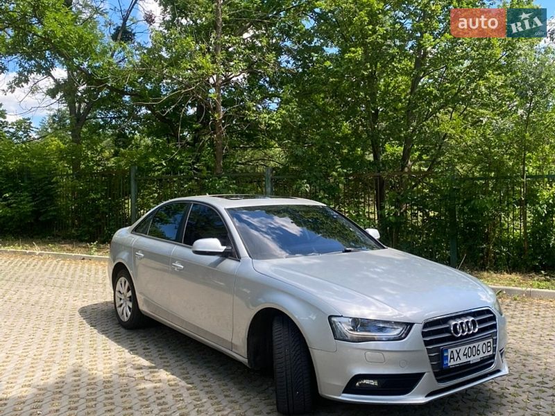 Седан Audi A4 2012 в Харкові