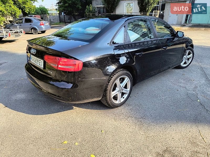 Седан Audi A4 2013 в Киеве