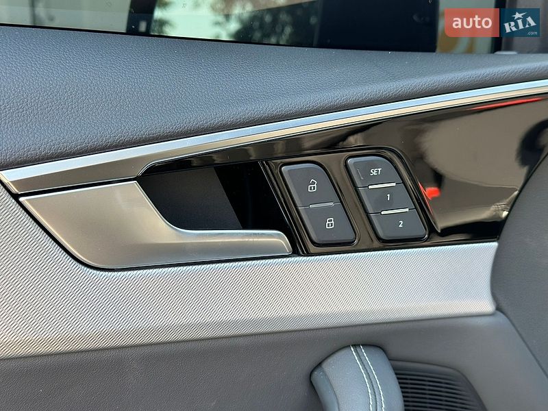 Седан Audi A4 2024 в Киеве