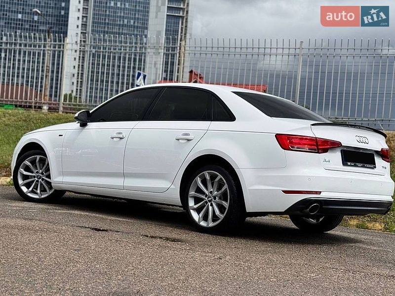Седан Audi A4 2015 в Киеве