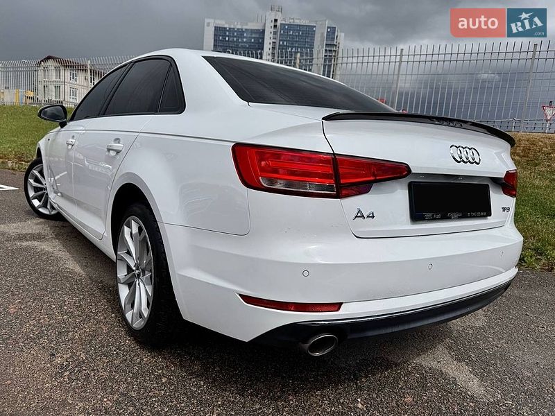 Седан Audi A4 2015 в Києві