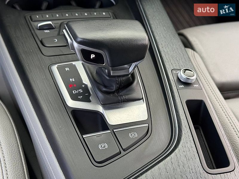 Седан Audi A4 2015 в Києві