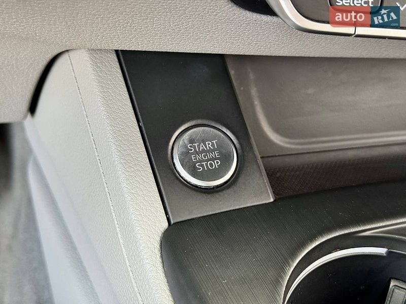 Седан Audi A4 2015 в Киеве