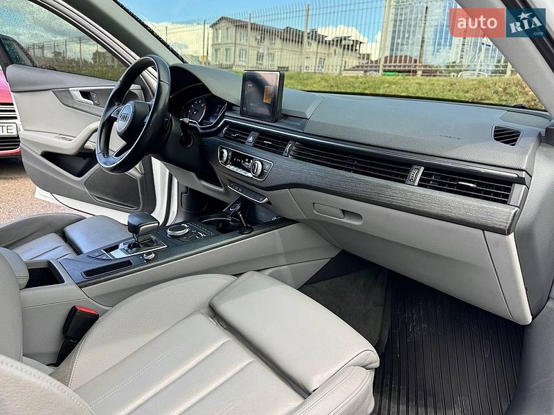 Седан Audi A4 2015 в Киеве
