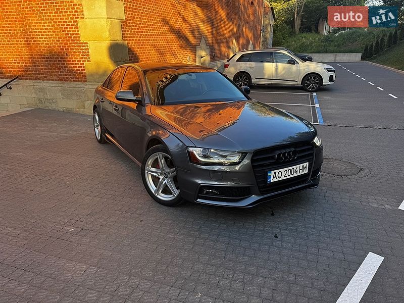 Седан Audi A4 2014 в Львове
