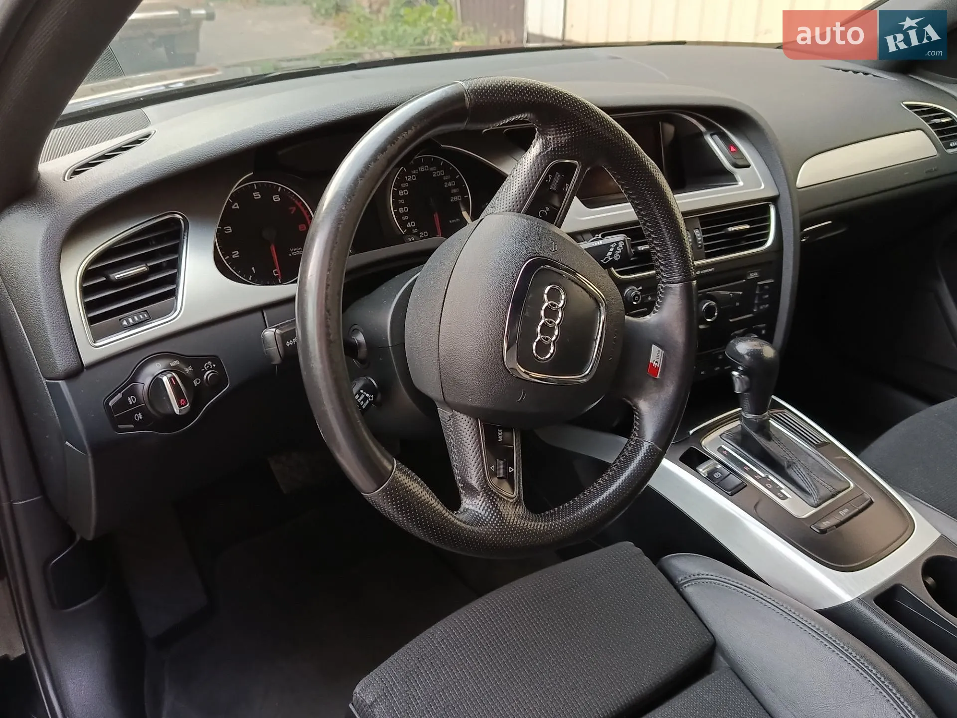 2011 Audi A4 - мініатюра 16