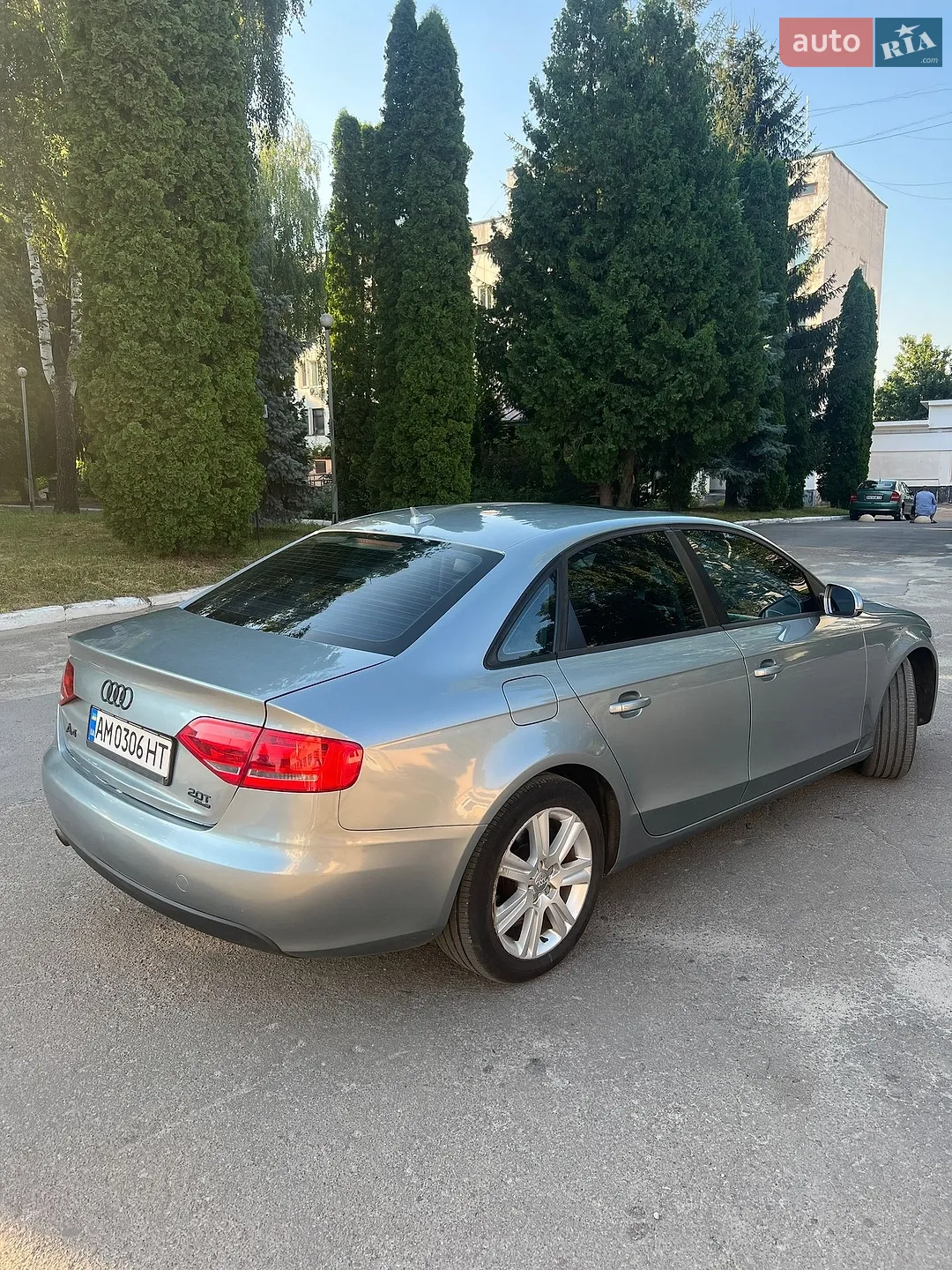 2010 Audi A4 - мініатюра 2