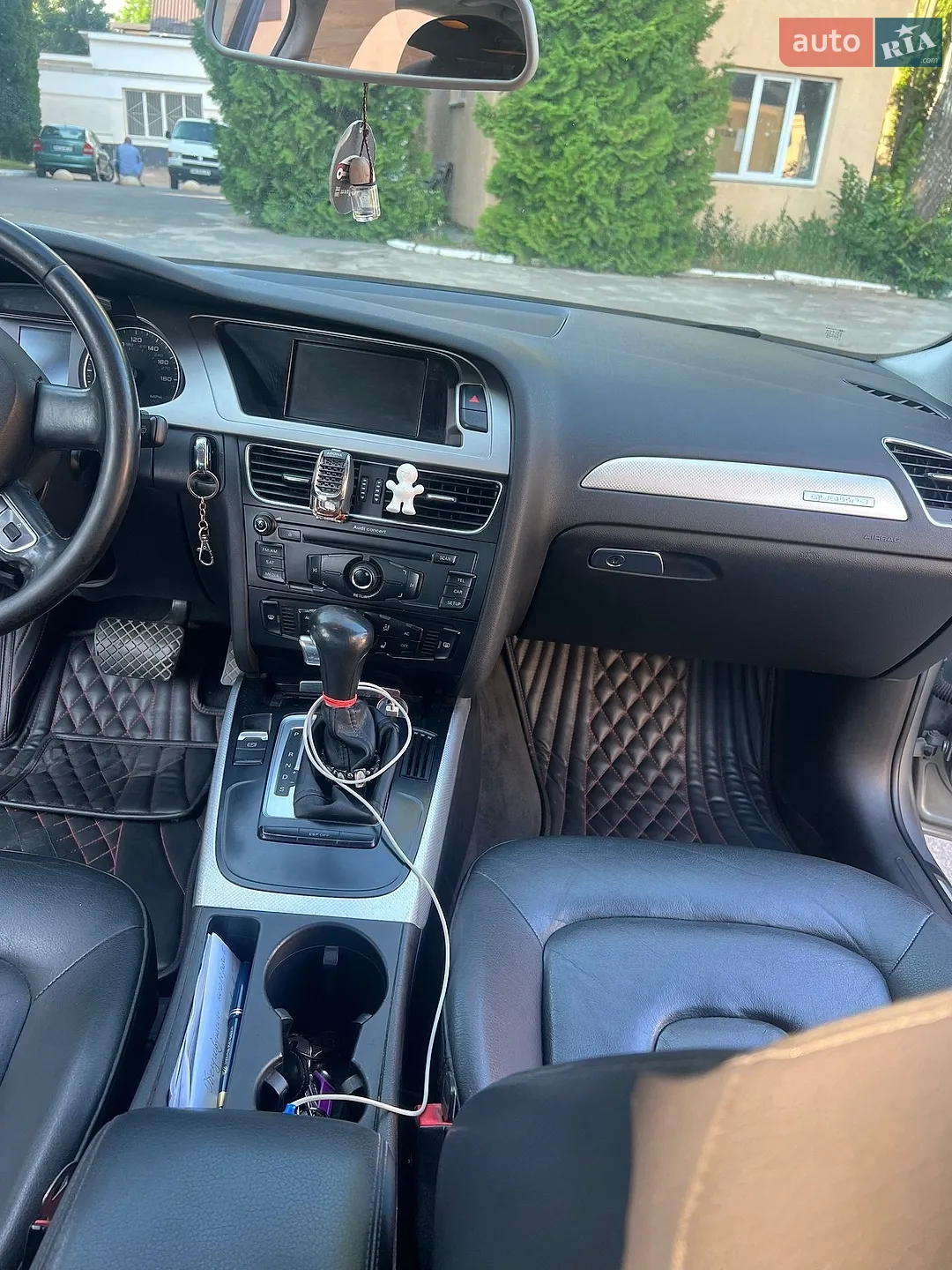 2010 Audi A4 - мініатюра 27