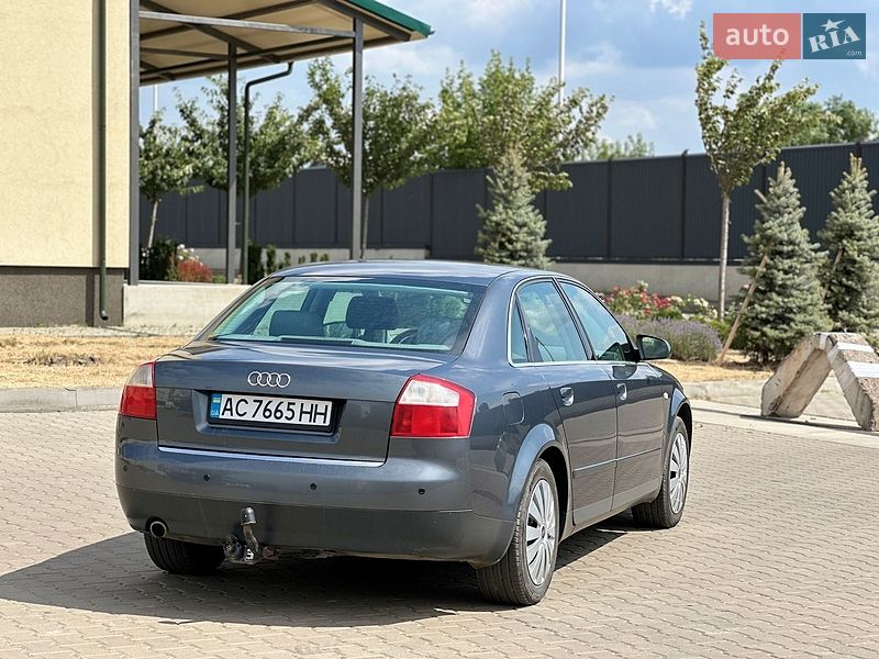 Седан Audi A4 2000 в Луцке